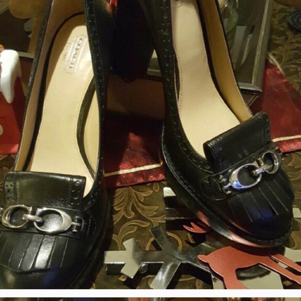 Coach Lynne shoes NWOT. Black genuine leather.